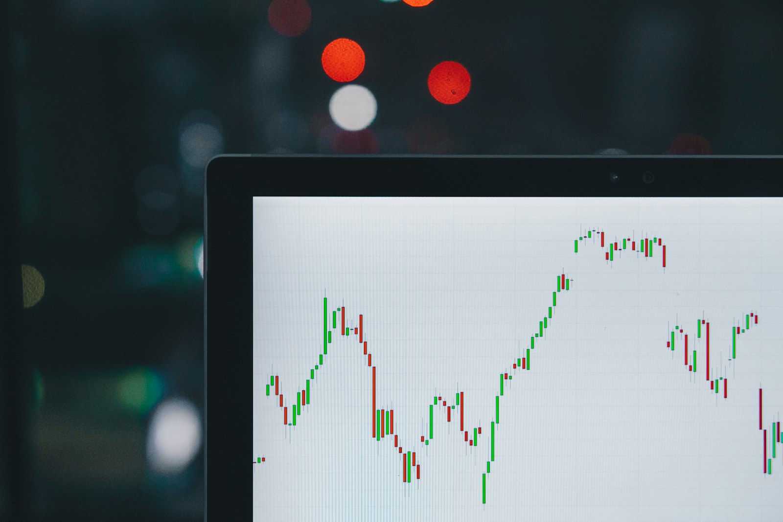 Bitcoin ETF flow and institutional liquidity concept for the August market setup